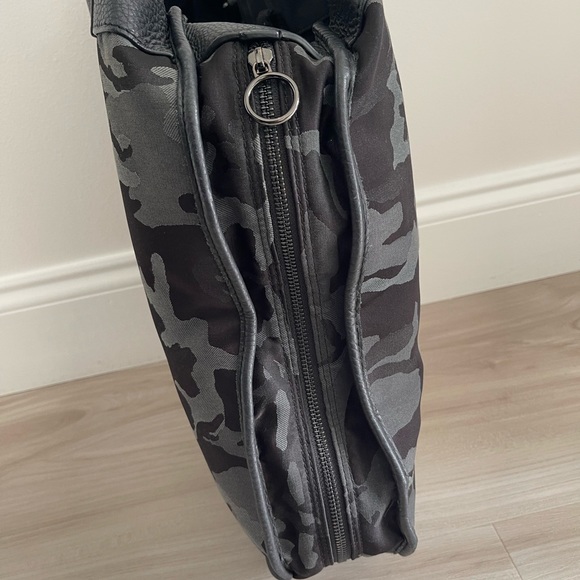 Lululemon Now and Always Large Camo Tote 💕 - Picture 2 of 8